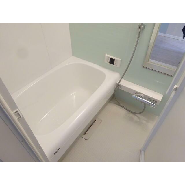 バス・シャワールーム　同建物、別部屋の写真を使用しております。