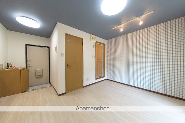 とさでん交通桟橋線 桟橋通二丁目駅 徒歩4分 3階建 築27年の居間写真