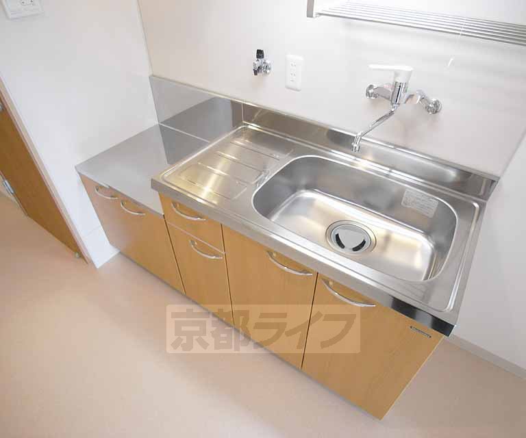 キッチン　２口コンロ設置可能。