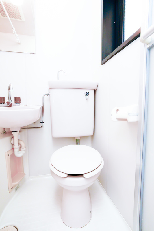 西鉄貝塚線 名島駅 徒歩8分 4階建 築37年のトイレ写真