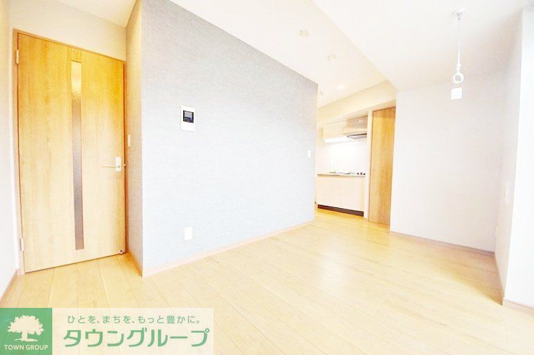 ＪＲ武蔵野線 越谷レイクタウン駅 徒歩8分 8階建 築4年の居間写真