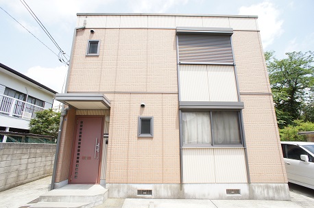 建物外観　南向き道路の為日当り良好！