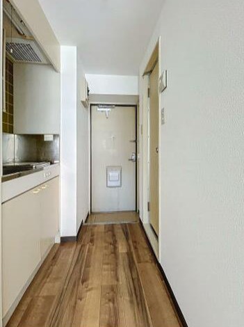 玄関　玄関方面