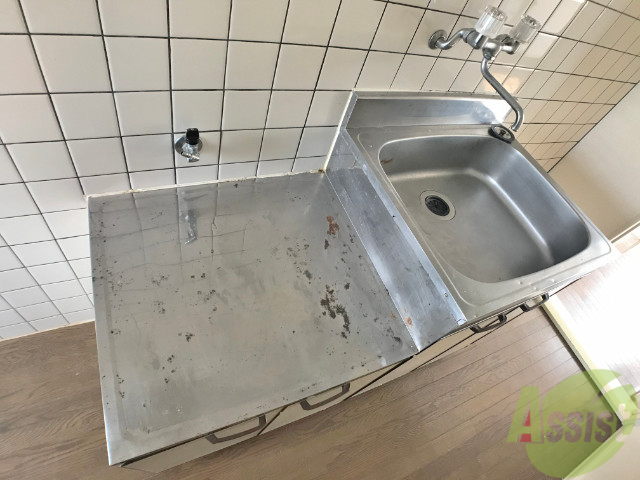 キッチン　こちらはキッチンです。一人暮らしには丁度いいですね。