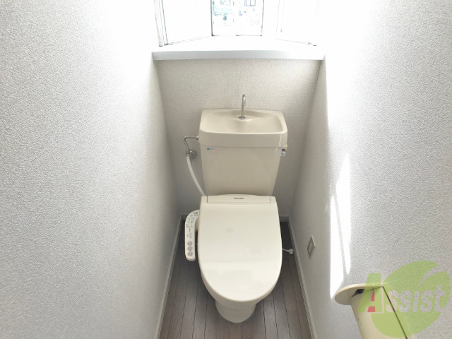 トイレ　ウォシュレット付きのトイレです。安心して使用できますね。