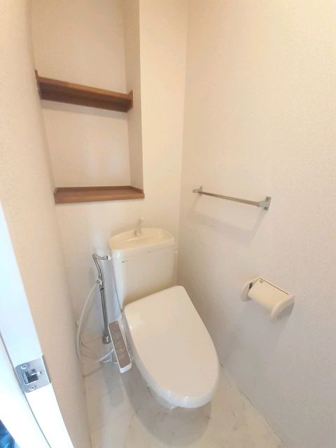 【山陽小野田市日の出のアパートのトイレ】