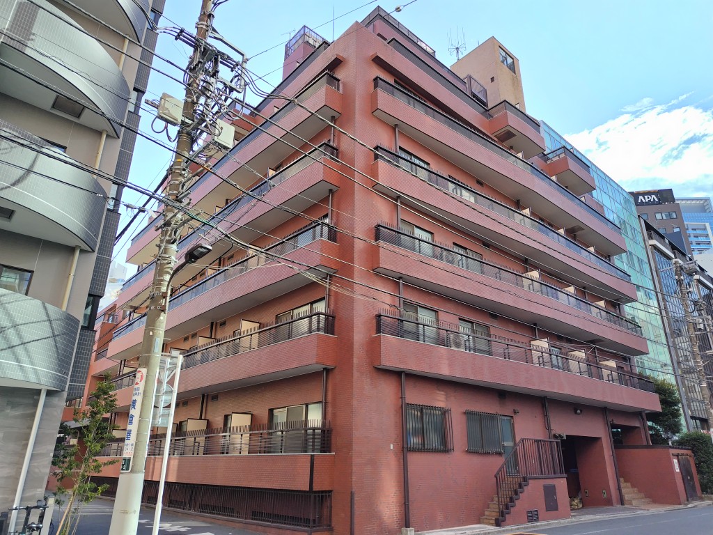 三田富洋ハイツの建物外観