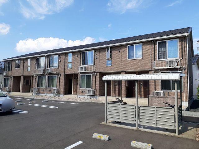 敦賀市古田刈のアパートの建物外観