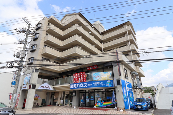 安芸郡海田町窪町のマンションの建物外観