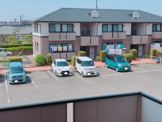 【薩摩川内市平佐町のアパートの駐車場】