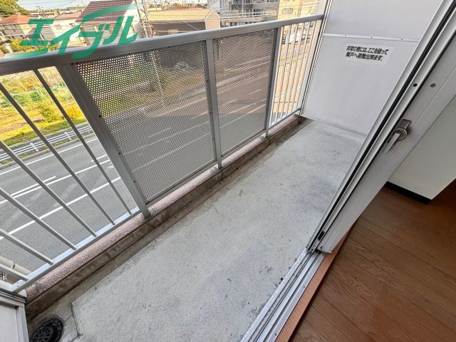 【四日市市広永町のマンションのバルコニー】