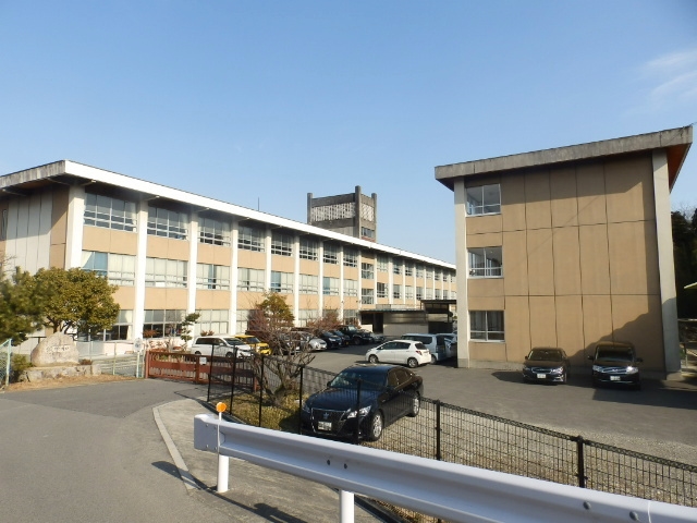 【四日市市広永町のマンションの中学校】