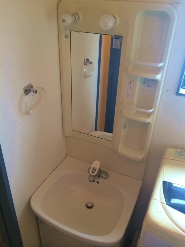 洗面設備　★お引越しに便利な家電・家具付★一部撤去可！