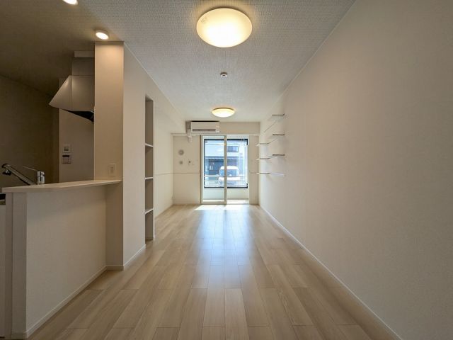 【白石市西益岡町のアパートの居室・リビング】
