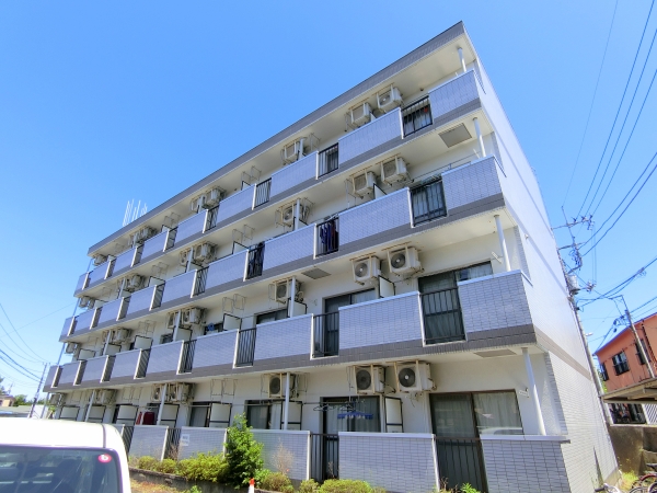 水戸市松本町のマンションの建物外観