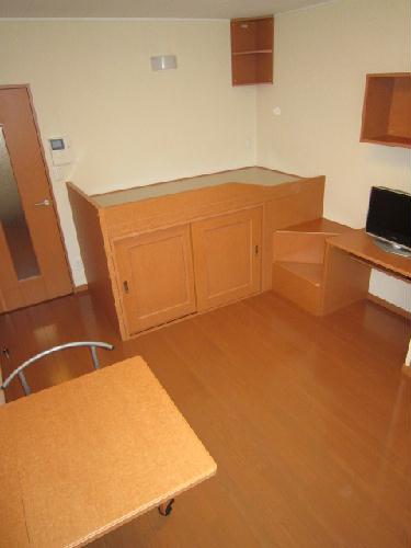 居室・リビング　窓側から撮影