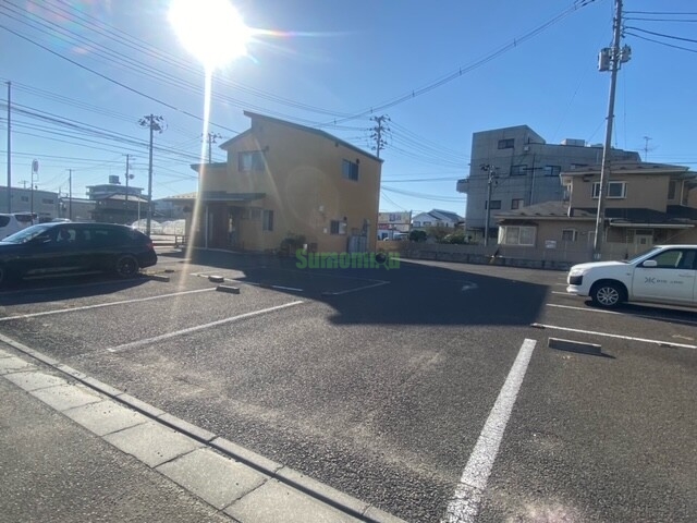 【グレンパレスOkinoIIの駐車場】