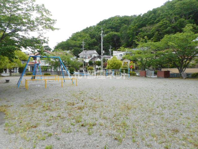 【伊勢市辻久留のアパートの公園】