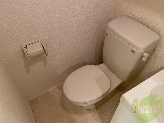 トイレ　シンプルなお手洗いです。清潔感がありますね。