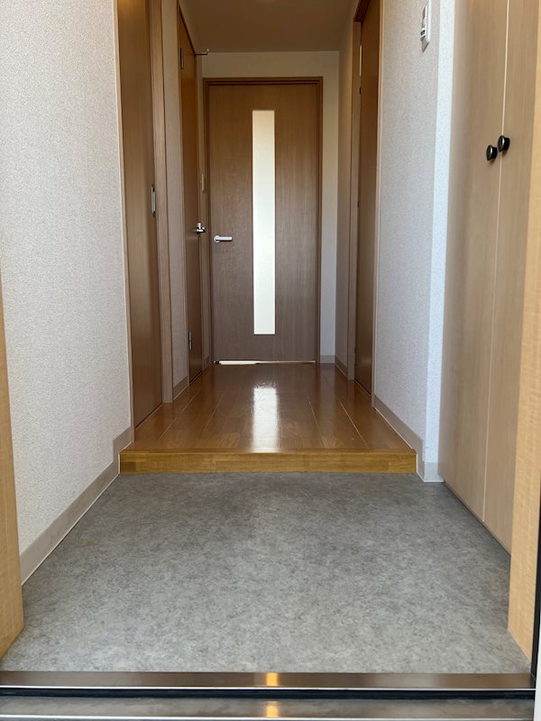 玄関　※同物件別号室参考写真