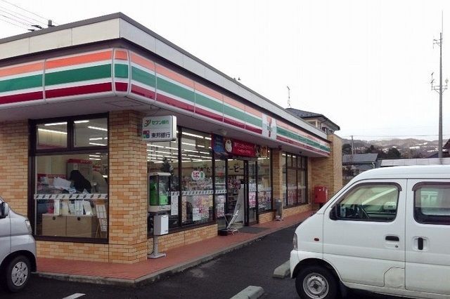 コンビニ　セブンイレブン飯坂八景店（コンビニ）まで1800m