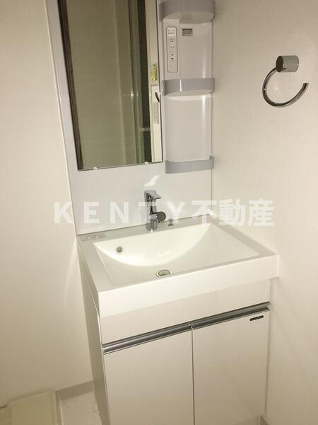 洗面設備　使いやすい洗面所です