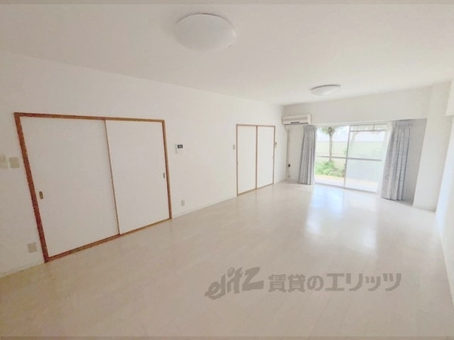 居室・リビング　居室