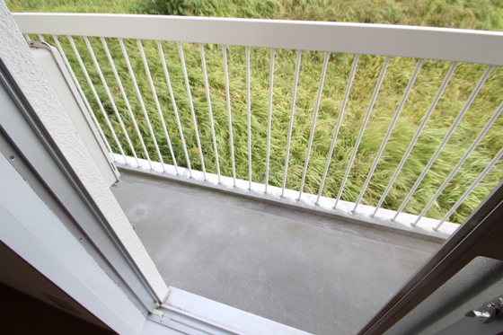 バルコニー　※写真は別号室のものです。