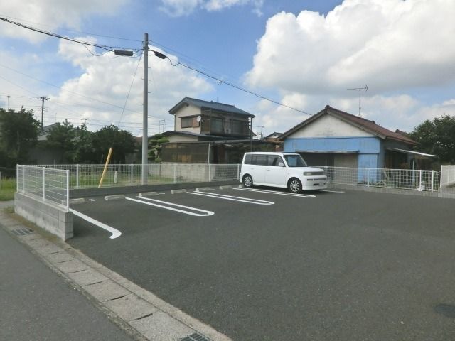 駐車場　敷地内駐車場
