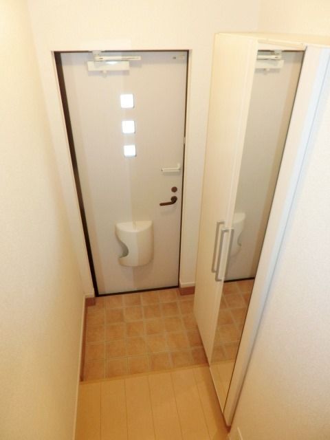 玄関　シューズボックス付きの玄関です。