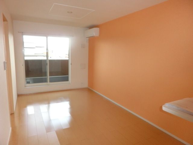 居室・リビング　お洒落なアクセントクロスです。