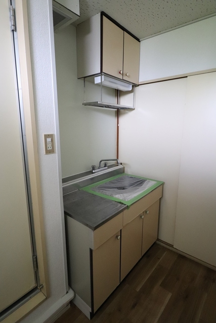 キッチン　上下に収納があるので使い勝手の良いキッチンです！！