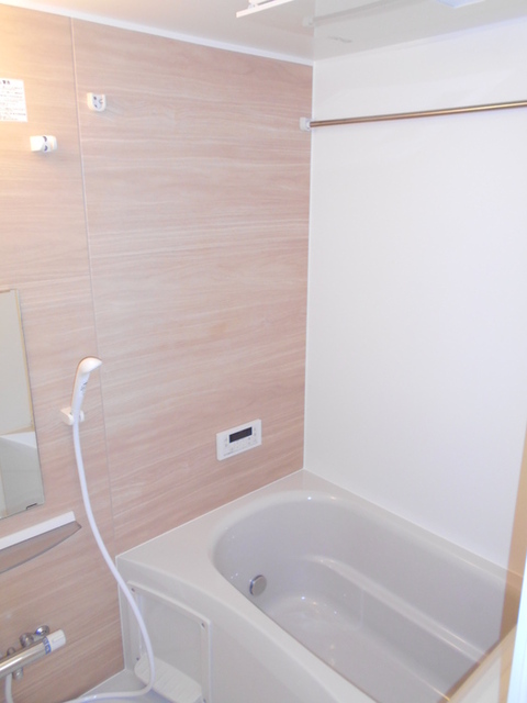 バス・シャワールーム　１０２　浴室