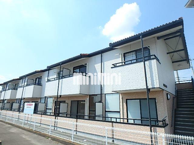 建物外観　明るい色のデザインが一際目をひく外観