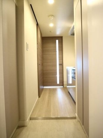 玄関　設備充実のハイグレード賃貸マンションです。