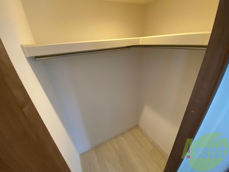 収納　クローゼットは奥行きもあり、荷物が多い方でも安心です。