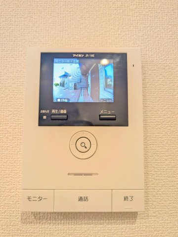 玄関　★大きな階段下収納★