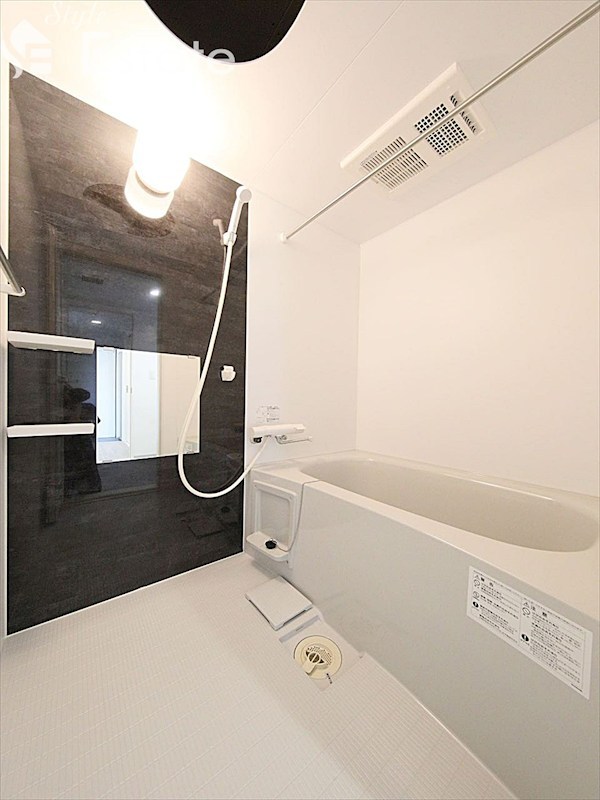 バス・シャワールーム　バスルーム