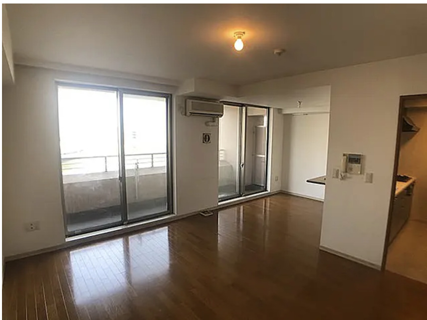 居室・リビング　こちらのリビングで趣味の時間をお楽しみください