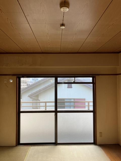 眺望　【居間・リビング】現況を優先いたします。