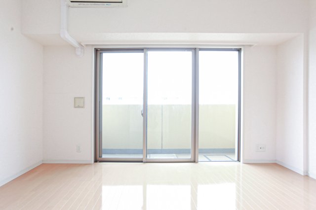 居室・リビング　別号室のものになります。現状優先。