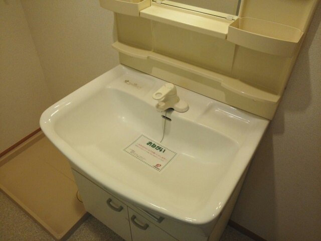 洗面設備　脱衣スペースもあります