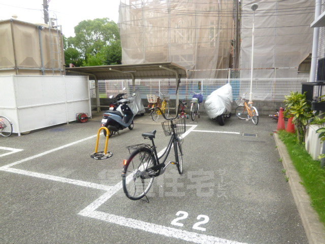 阪急宝塚線 服部天神駅 徒歩14分 4階建 築32年の外観写真