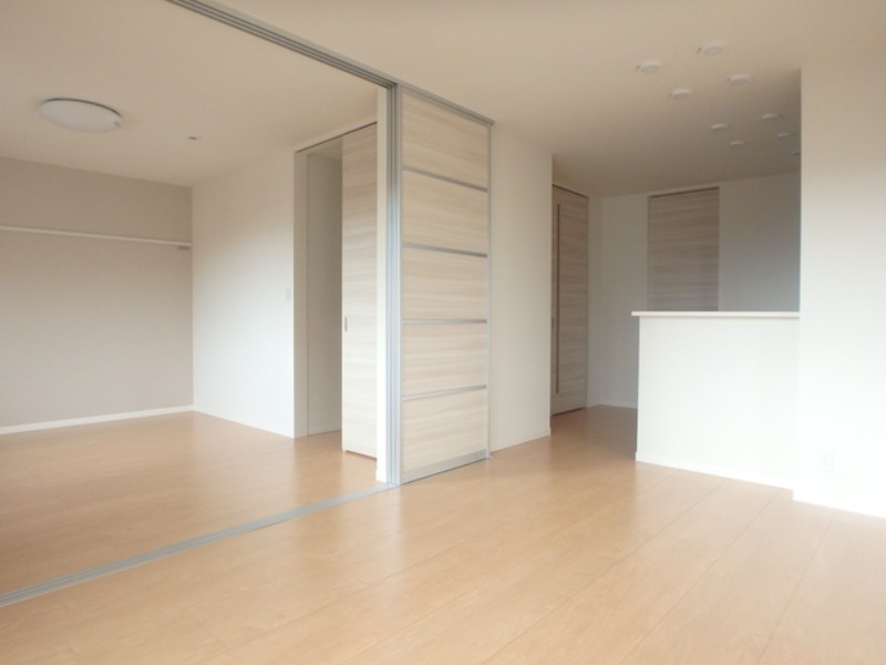 居室・リビング　図面と現状に相違がある場合には現状を優先