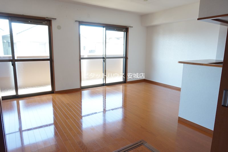 居室・リビング　202参考写真