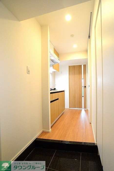 玄関　※カラータイプ異なります。