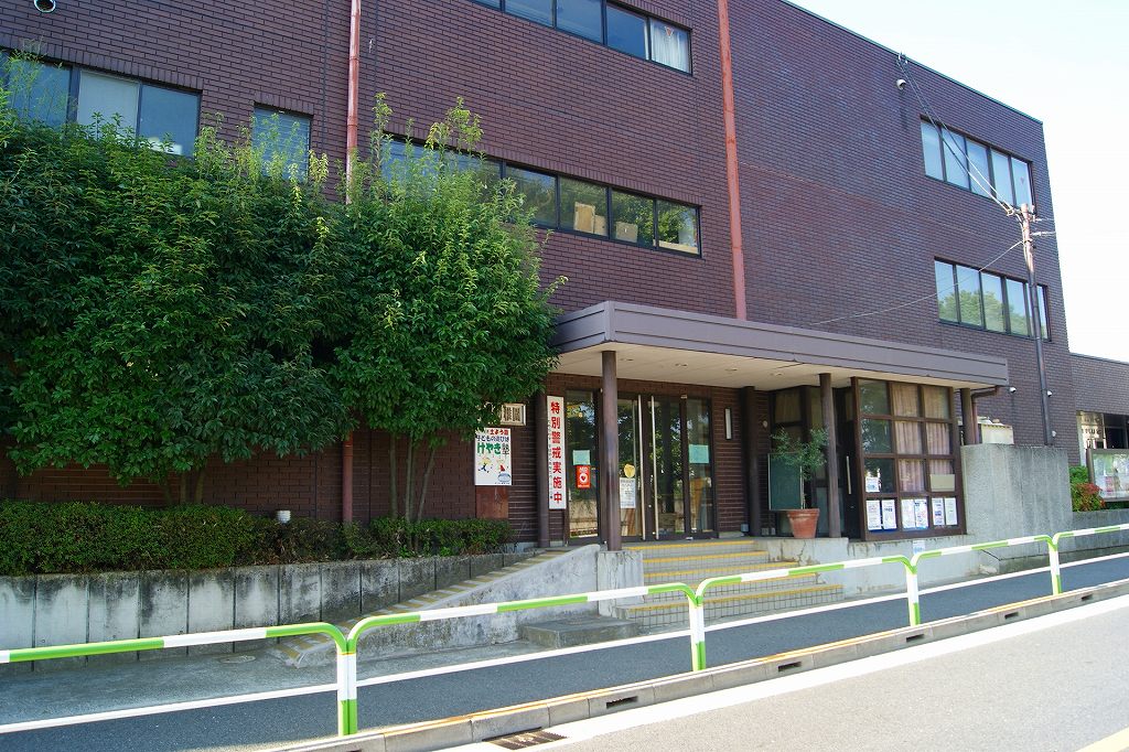 幼稚園・保育園　私立同仁美登里幼稚園（幼稚園・保育園）まで423m