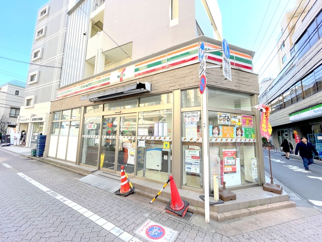 コンビニ　セブンイレブン三鷹中央店（コンビニ）まで333m