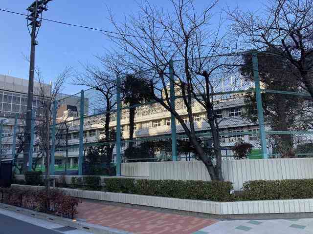 小学校　京橋築地小学校（小学校）まで1990m