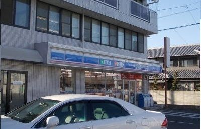 コンビニ　ローソンさん（コンビニ）まで750m